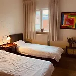 Spacious Duplex With Terrace In The Middle Of The Center דירה גנט